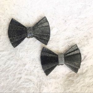 Vintage Grey Crackle Shoe Clips 🗝